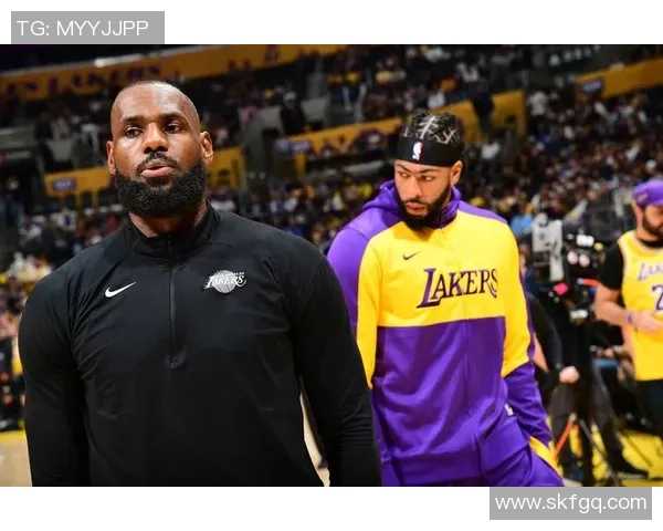 湖人对决太阳常规赛精彩回顾与赛后分析